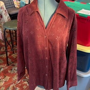 Notations Women's Burgundy Floral Button-Down Shirt